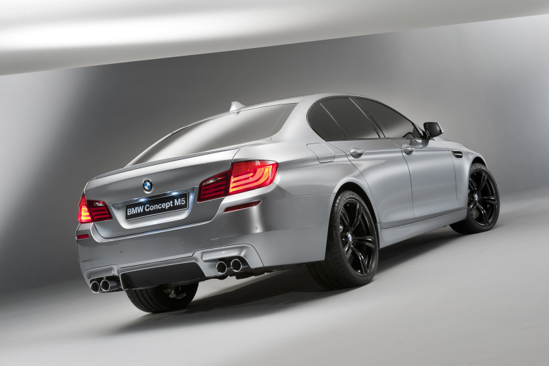 Illustration for article titled The 2012 BMW M5 is a twin-turbo V8-powered rocket
